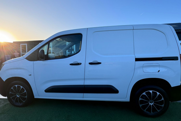 WhatsApp Image 2025-03-01 at 08.38.23 (1)